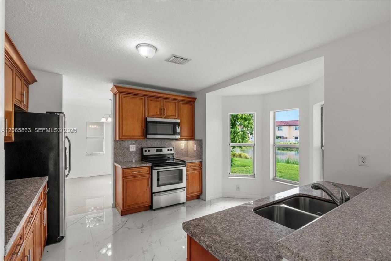 1720 NE 35 Avenue , Homestead, FL 33033 Photo