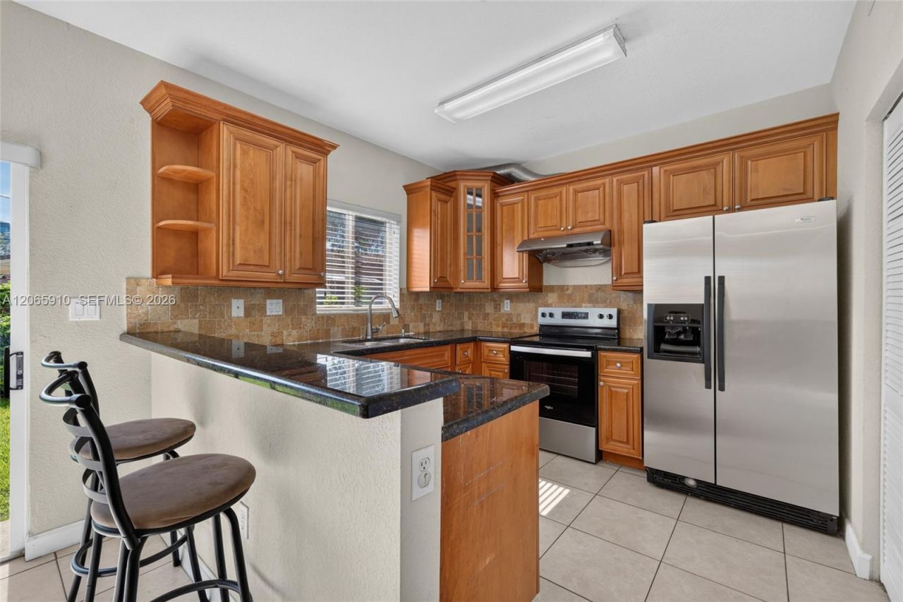 6776 SW 22nd St, Miami, FL 33155 Photo