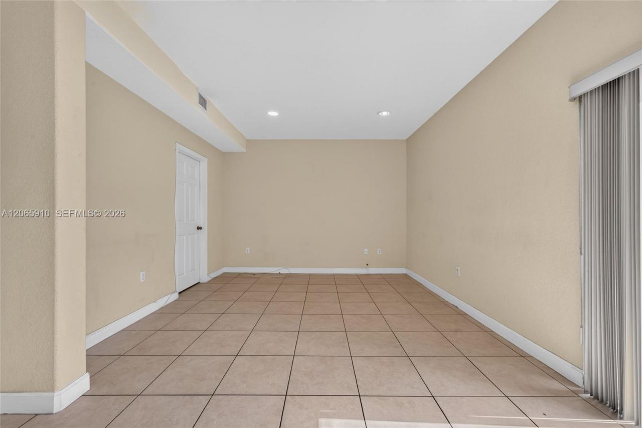 6776 SW 22nd St, Miami, FL 33155 Photo