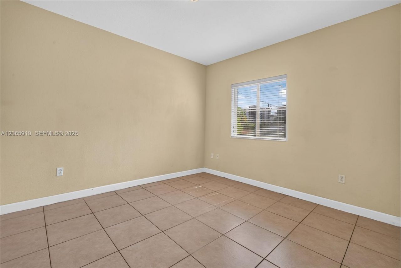 6776 SW 22nd St, Miami, FL 33155 Photo
