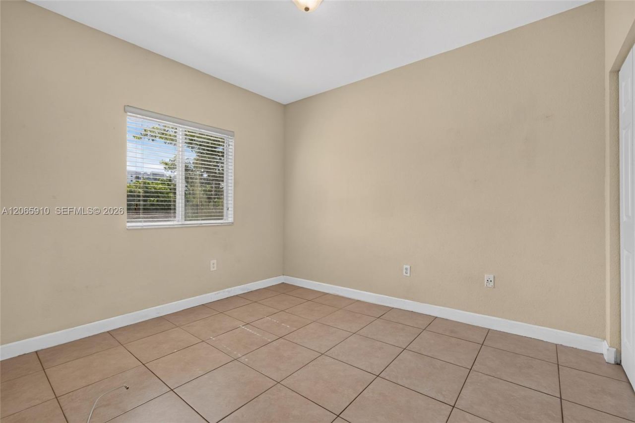 6776 SW 22nd St, Miami, FL 33155 Photo