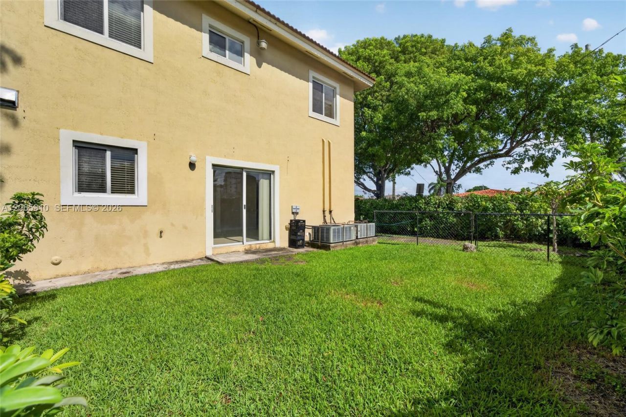 6776 SW 22nd St, Miami, FL 33155 Photo