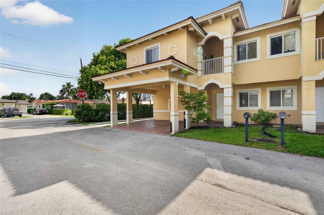 6776 SW 22nd St, Miami, FL 33155 Photo