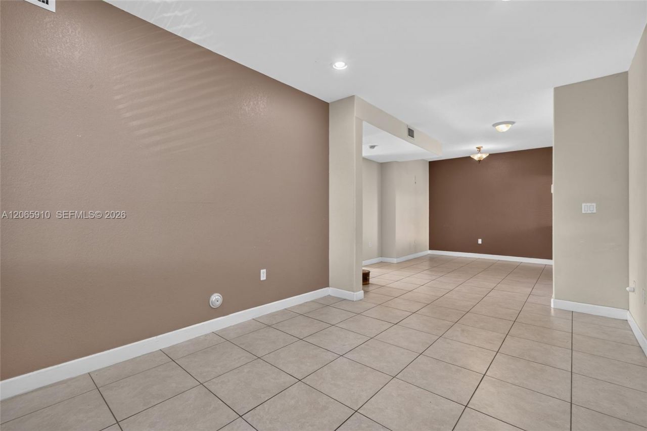 6776 SW 22nd St, Miami, FL 33155 Photo