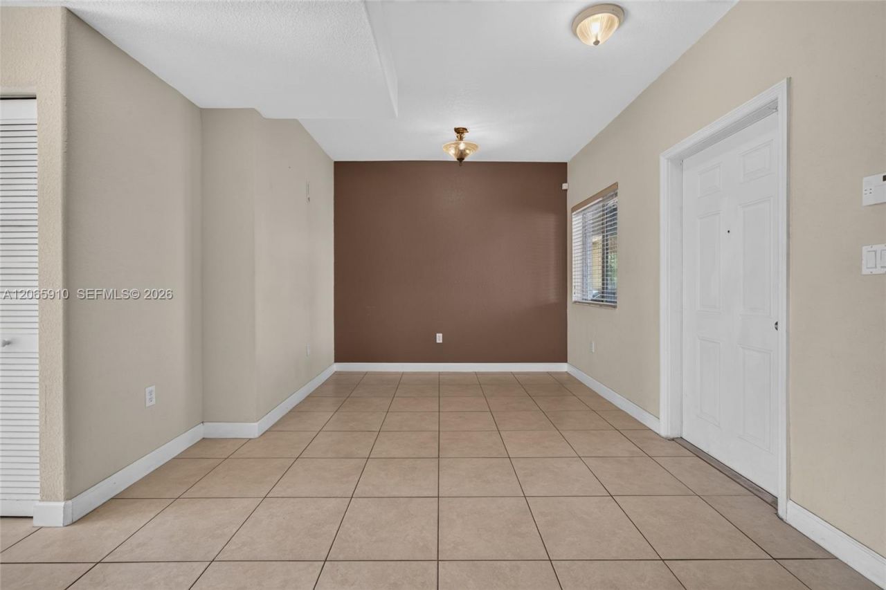 6776 SW 22nd St, Miami, FL 33155 Photo
