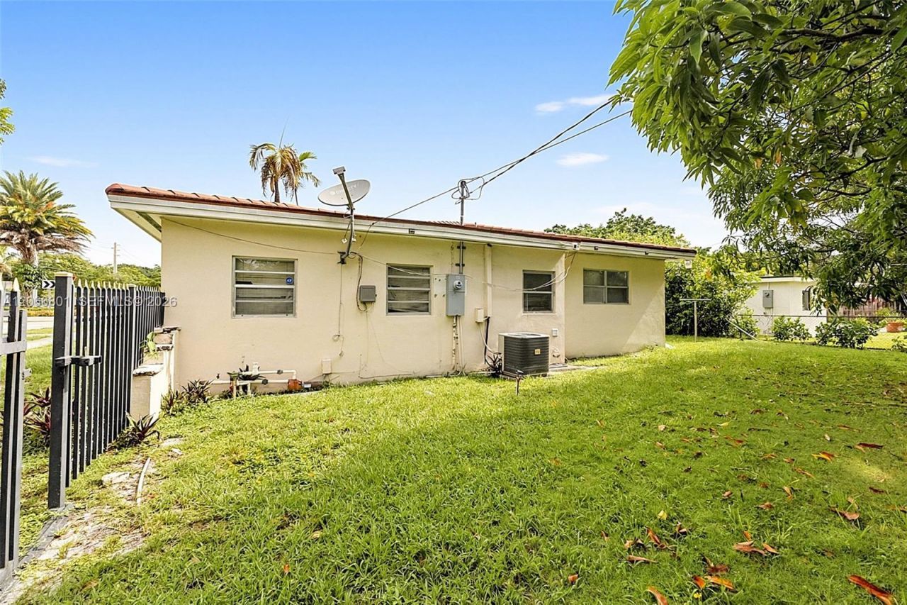 1200 NE 131st St, North Miami, FL 33161 Photo