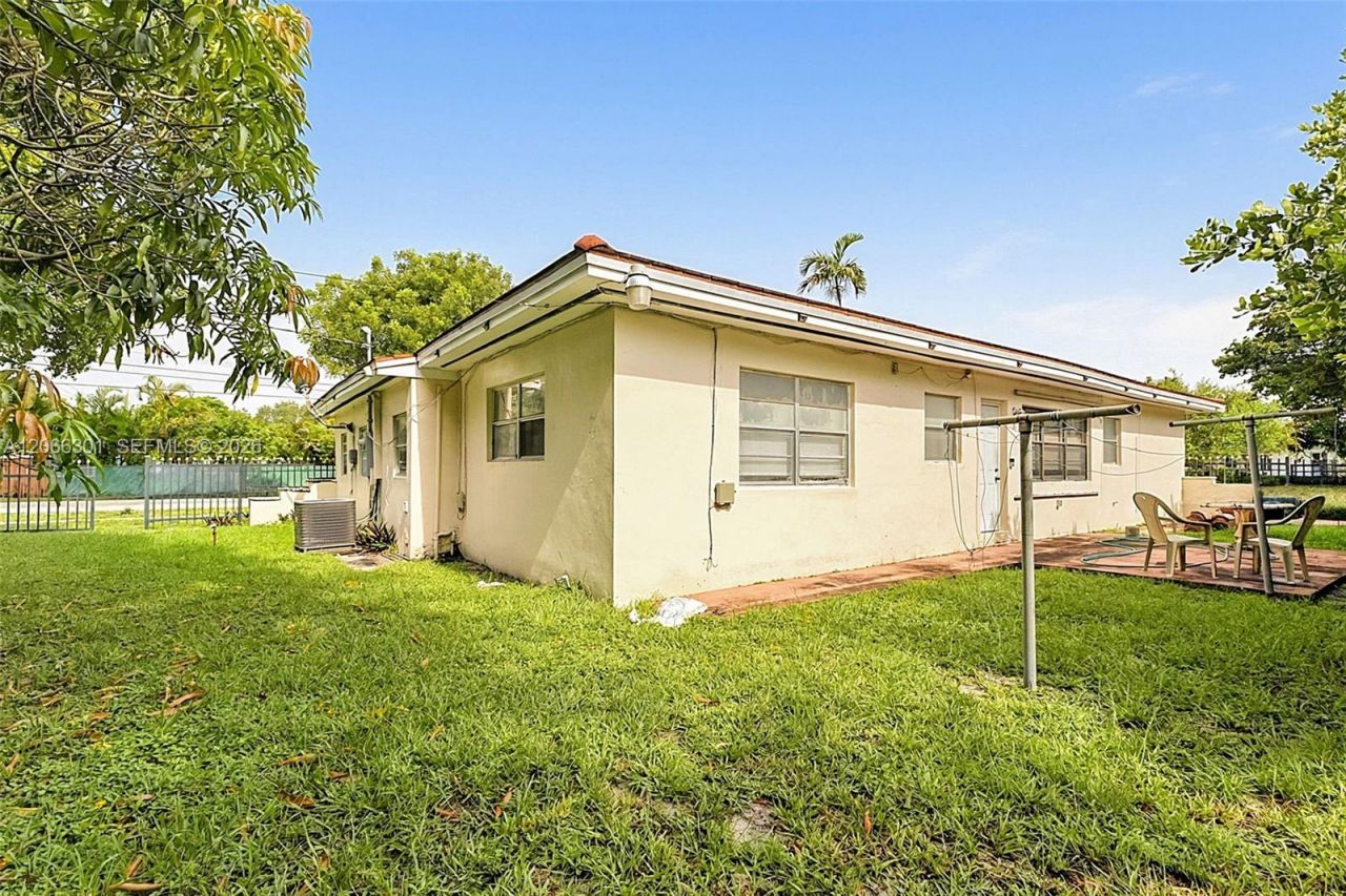 1200 NE 131st St, North Miami, FL 33161 Photo
