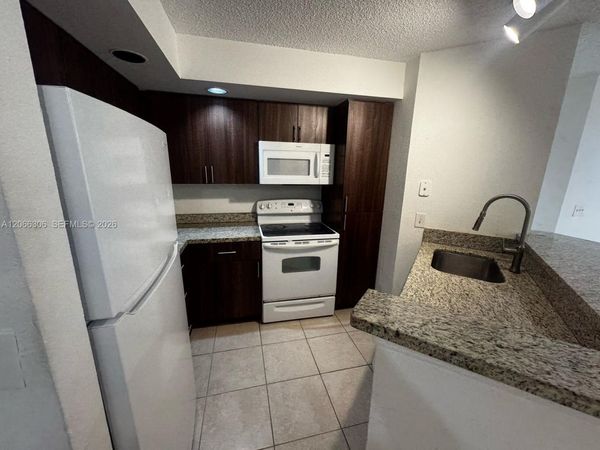 3370 N Pinewalk Dr N, Unit 1213, Margate, FL 33063