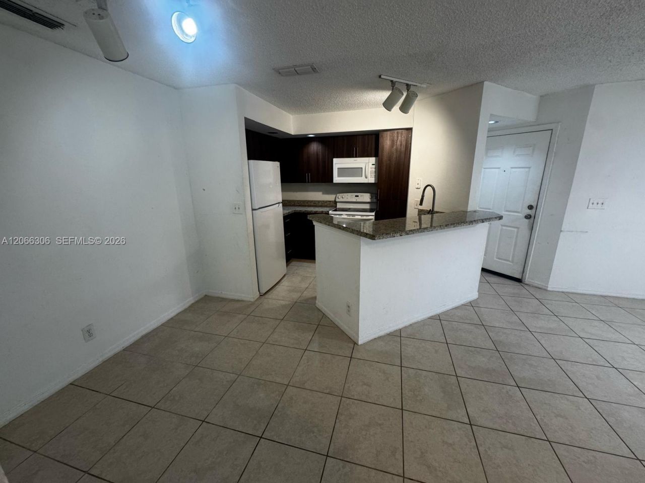 3370 N Pinewalk Dr N, Unit 1213, Margate, FL 33063 Photo