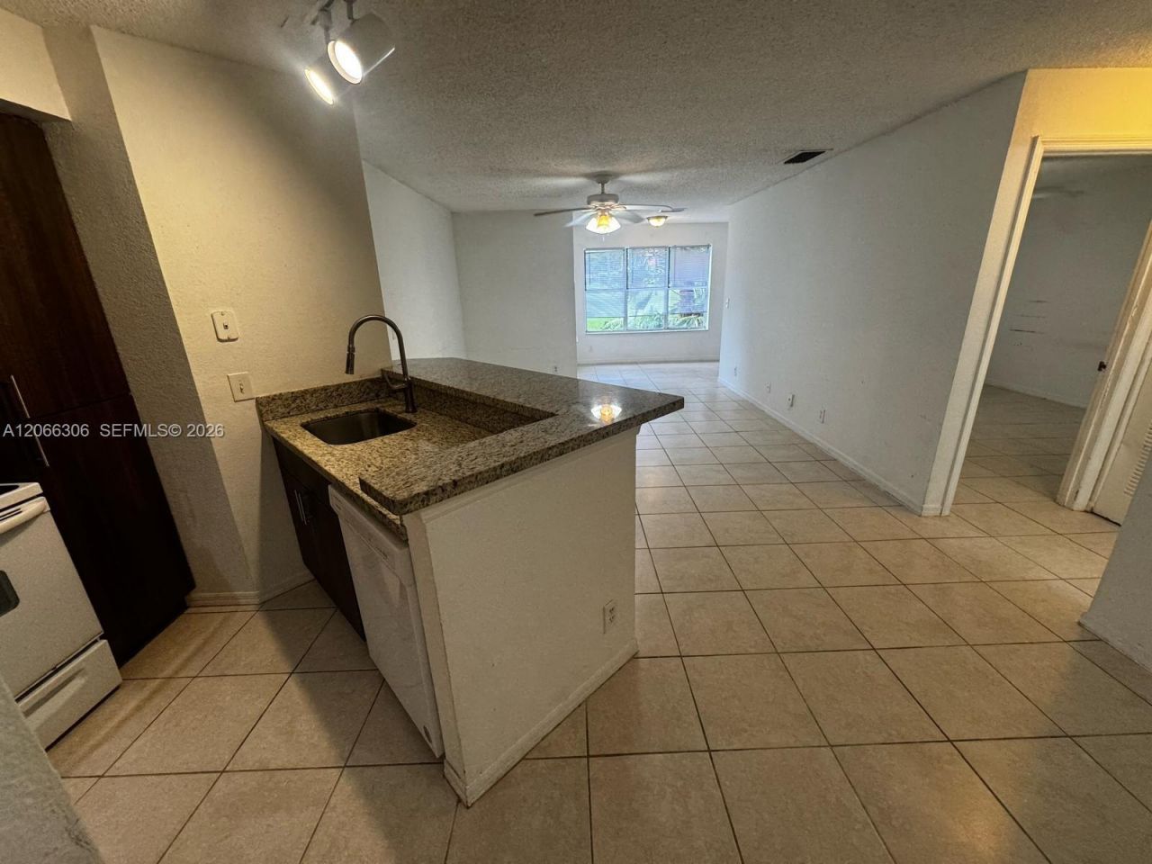 3370 N Pinewalk Dr N, Unit 1213, Margate, FL 33063 Photo