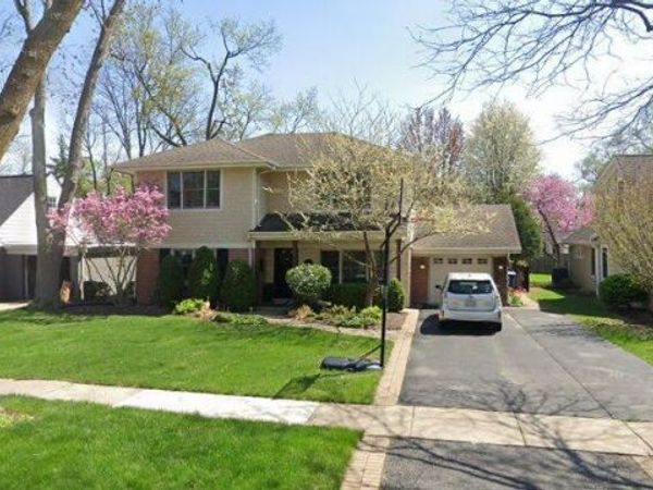 21 Mohawk Drive , Clarendon Hills, IL 60514