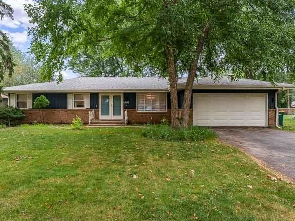 823 PINE VALLEY Drive, ROCKFORD, IL 61107