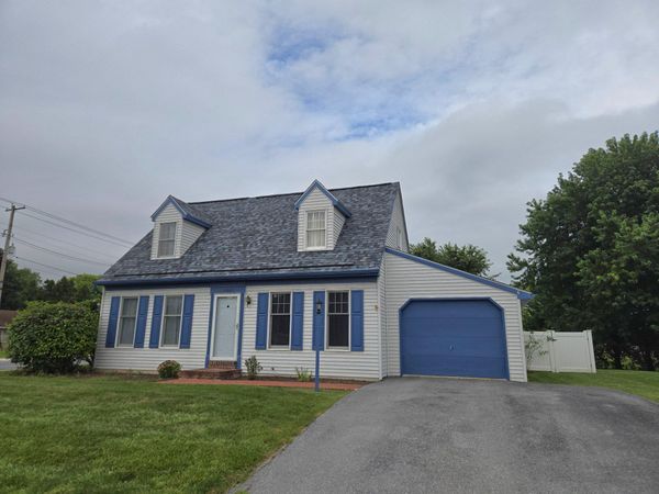 1901 CLINTON AVENUE, CHAMBERSBURG, PA 17201