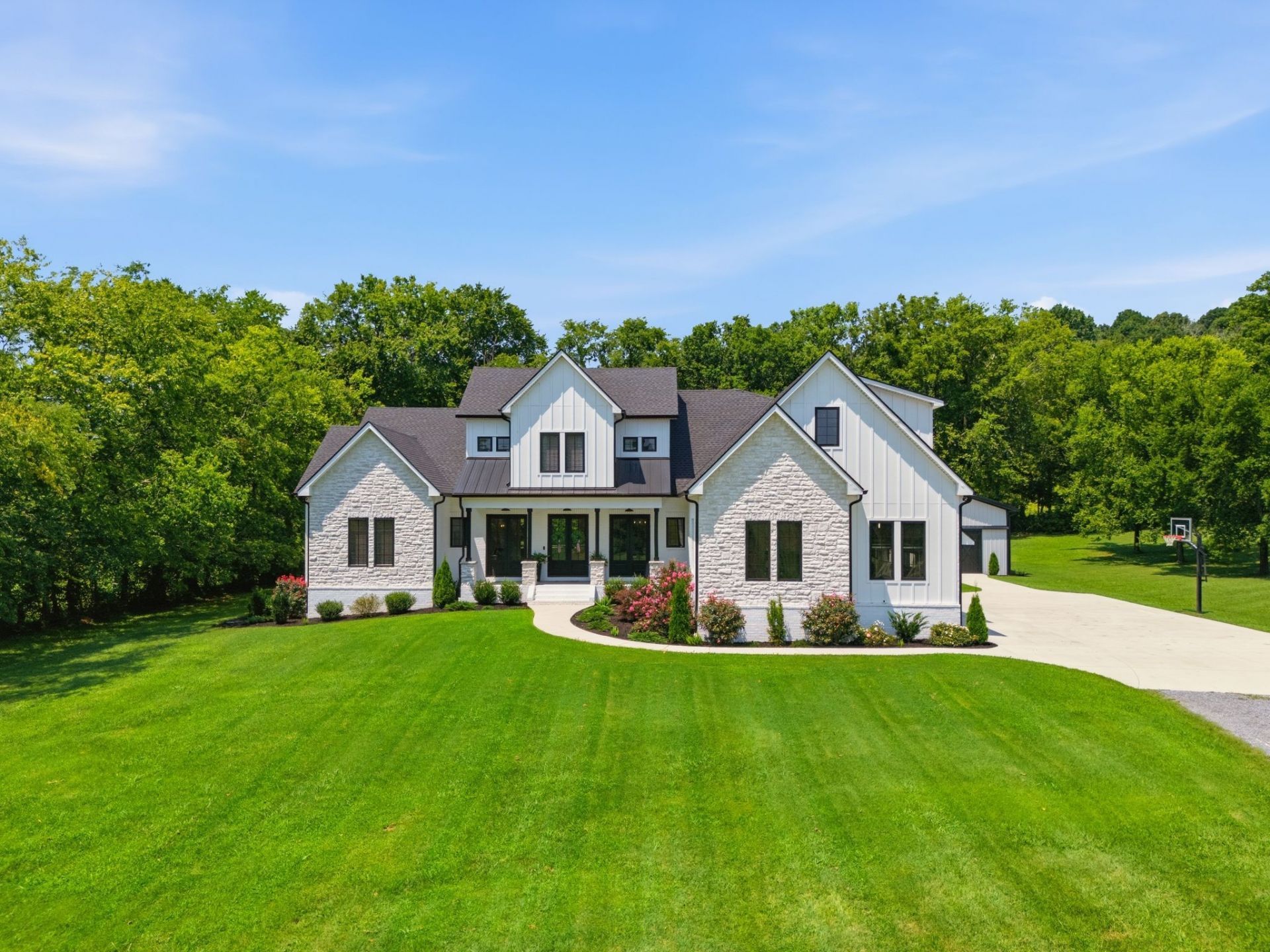 1239 Madison Creek Rd, Goodlettsville, TN 37072 Main Photo