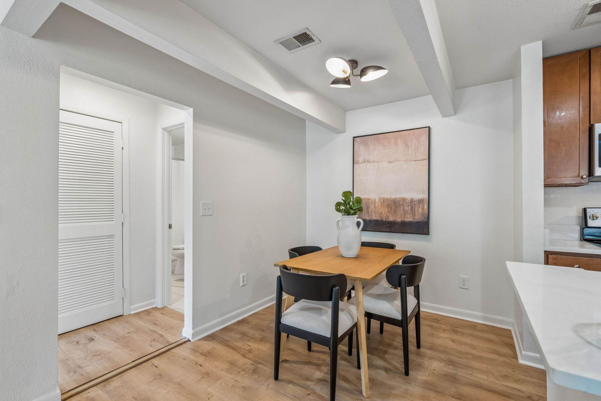 276 Alexandra Drive Photo 14