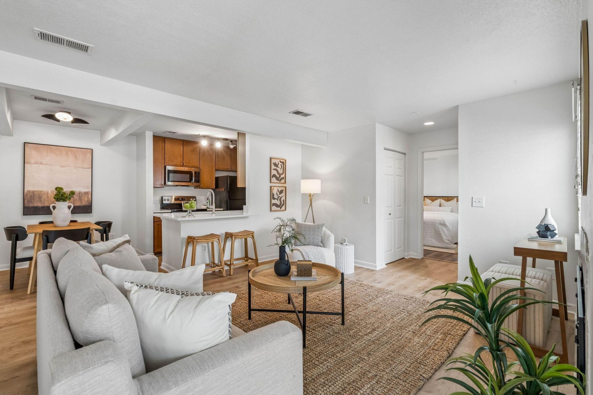 276 Alexandra Drive Photo 9