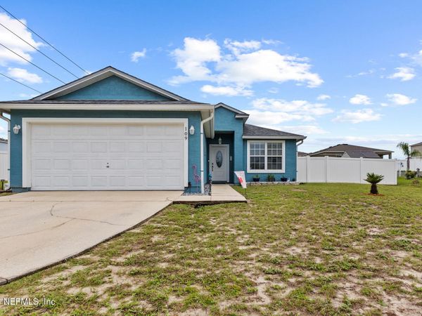 109 VILLAGE Drive, Welaka, FL 32193