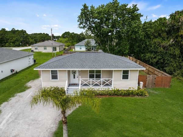 8525 101st Court, Vero Beach, FL 32967