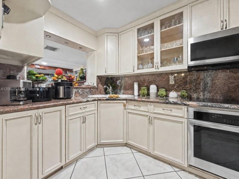 7961 W 6th Ave , Hialeah, FL 33014 Photo