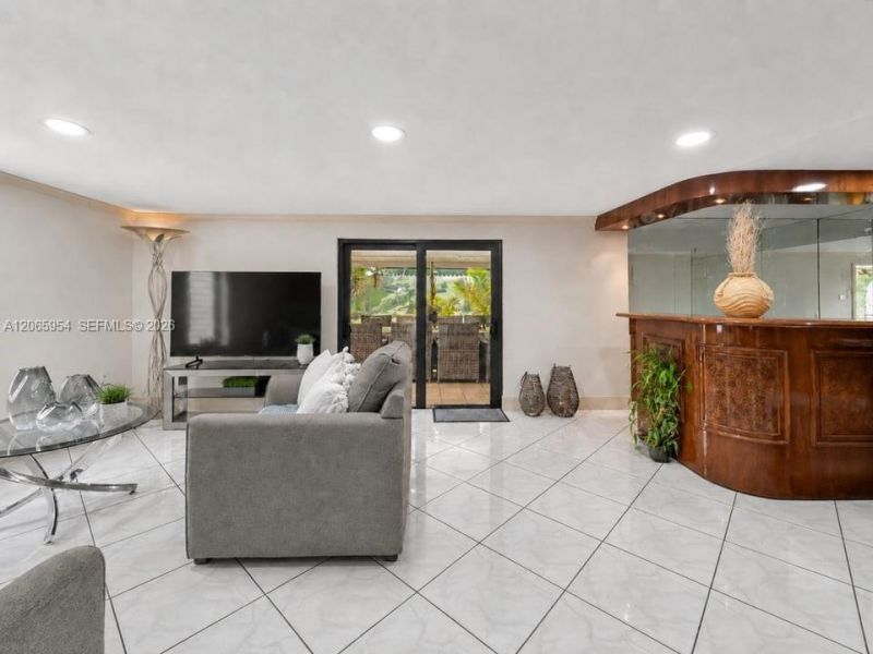 7961 W 6th Ave , Hialeah, FL 33014 Photo
