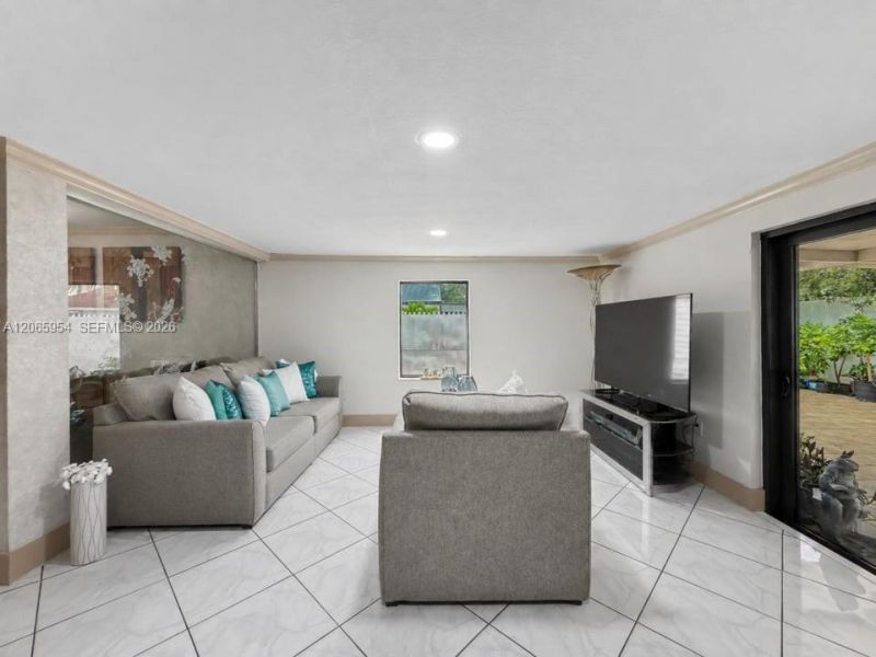7961 W 6th Ave , Hialeah, FL 33014 Photo