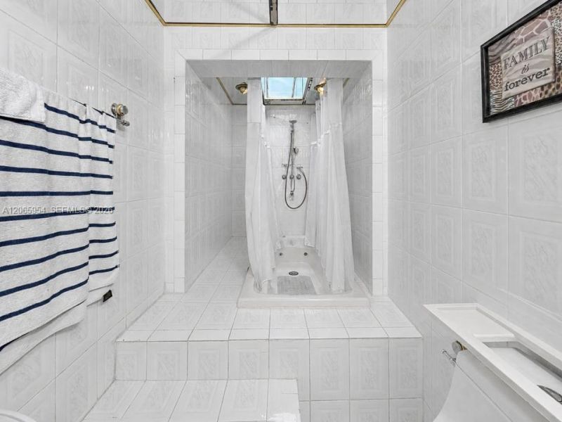 7961 W 6th Ave , Hialeah, FL 33014 Photo