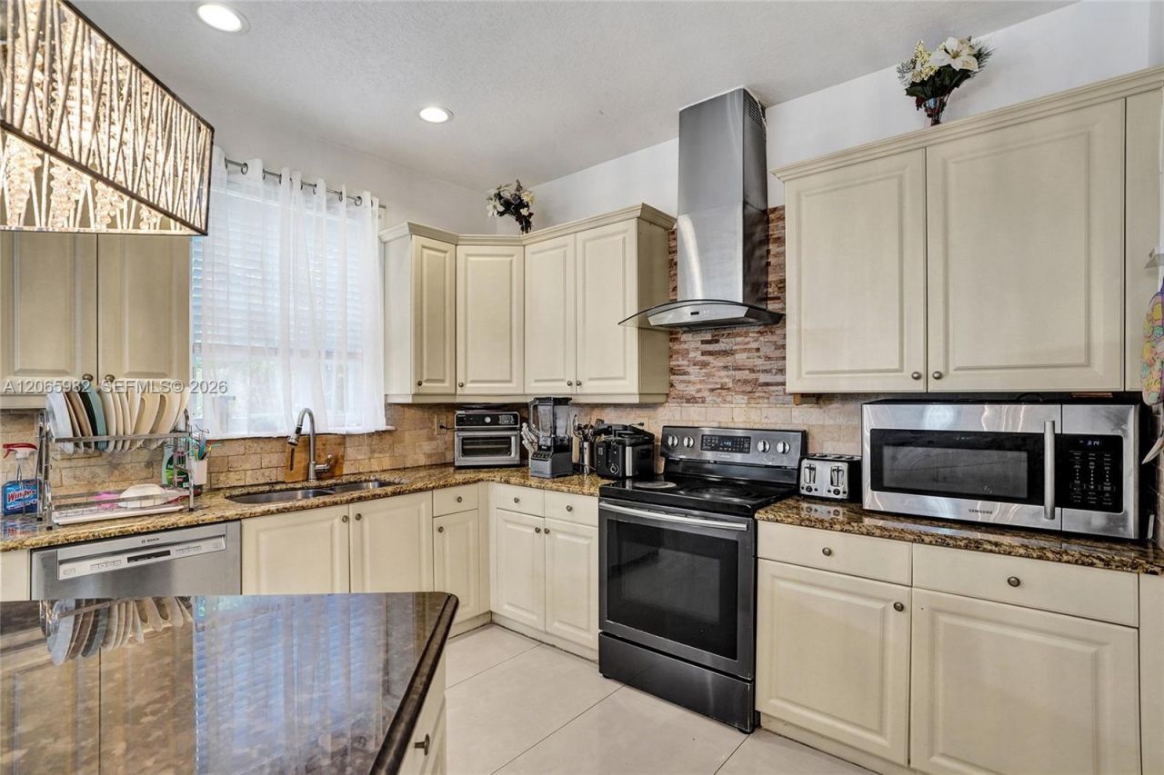 9078 Alexandra Cir, Wellington, FL 33414 Photo
