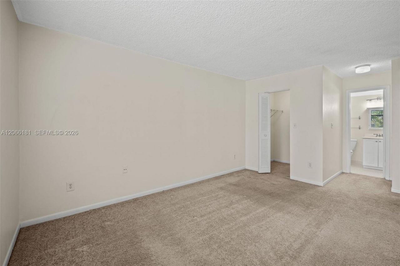 14211 N Kendall Dr, Unit 207E, Miami, FL 33186 Photo