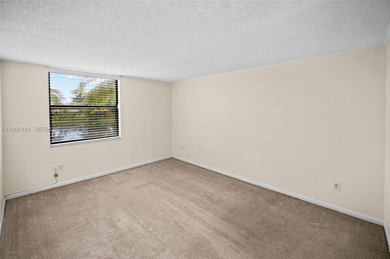 14211 N Kendall Dr, Unit 207E, Miami, FL 33186 Photo
