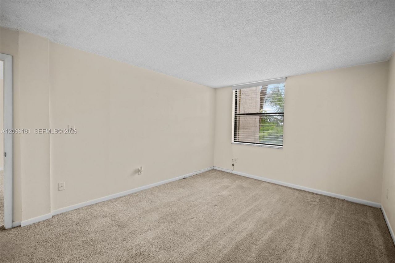 14211 N Kendall Dr, Unit 207E, Miami, FL 33186 Photo