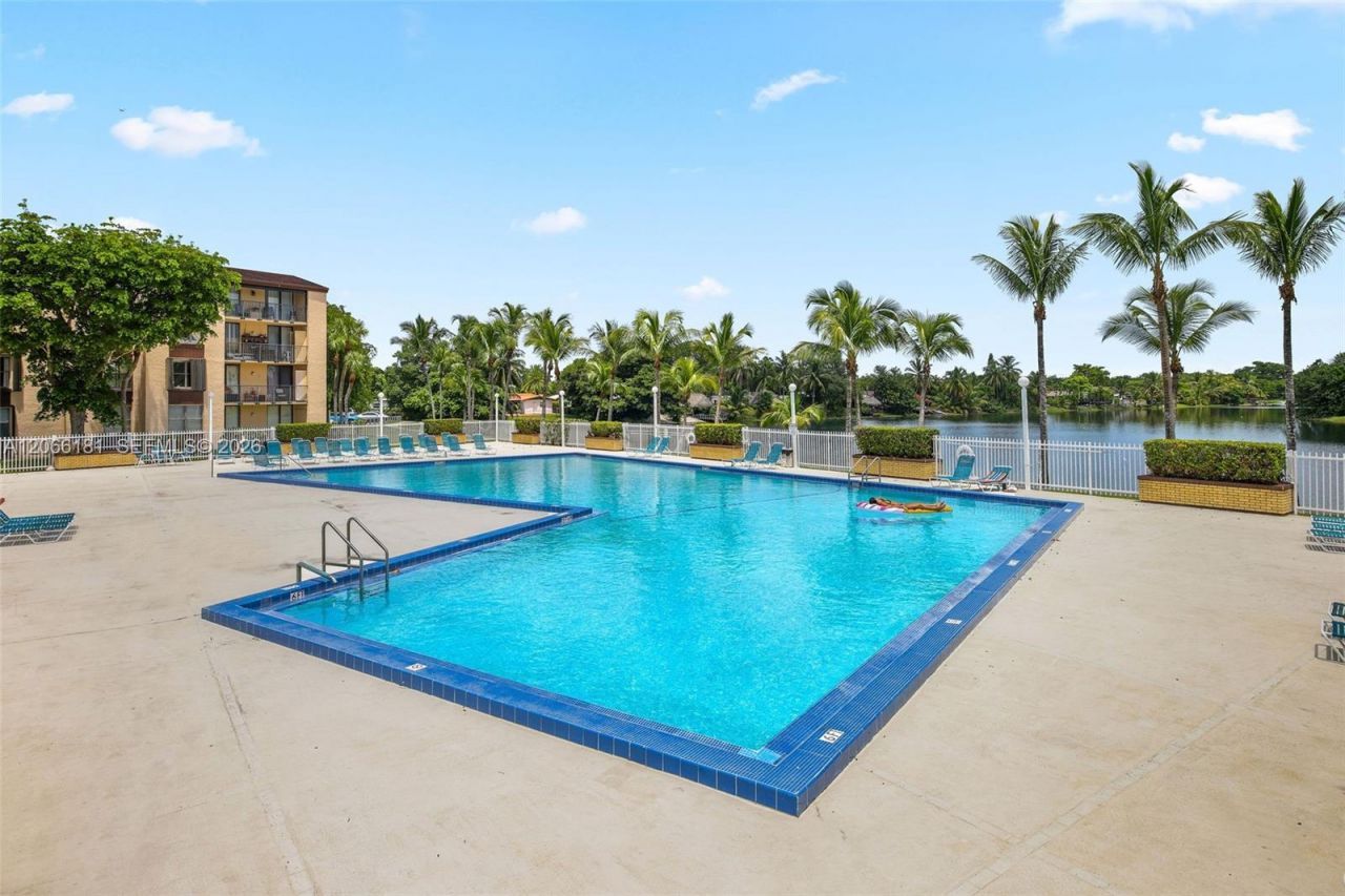14211 N Kendall Dr, Unit 207E, Miami, FL 33186 Photo