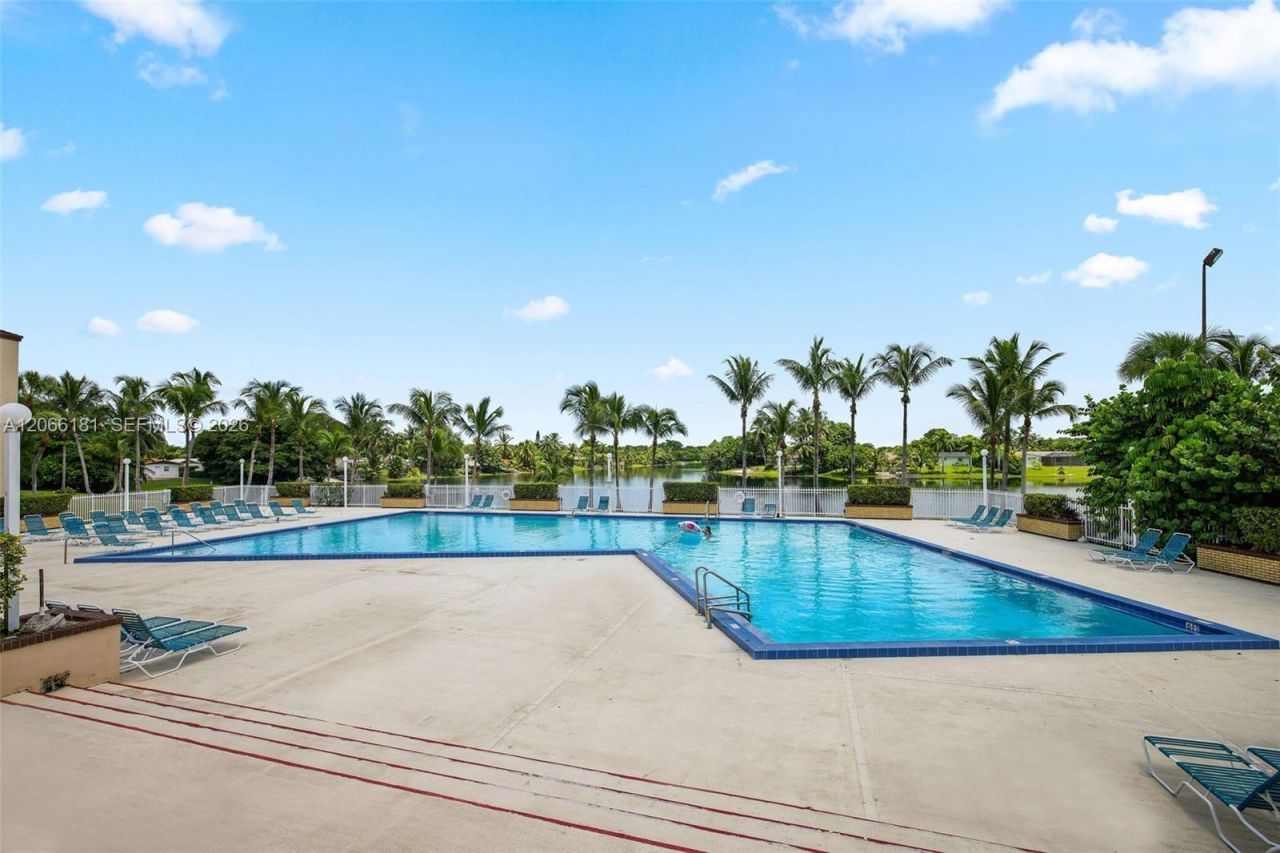 14211 N Kendall Dr, Unit 207E, Miami, FL 33186 Photo