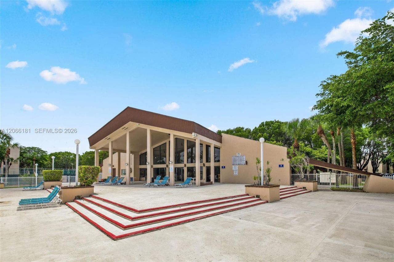 14211 N Kendall Dr, Unit 207E, Miami, FL 33186 Photo