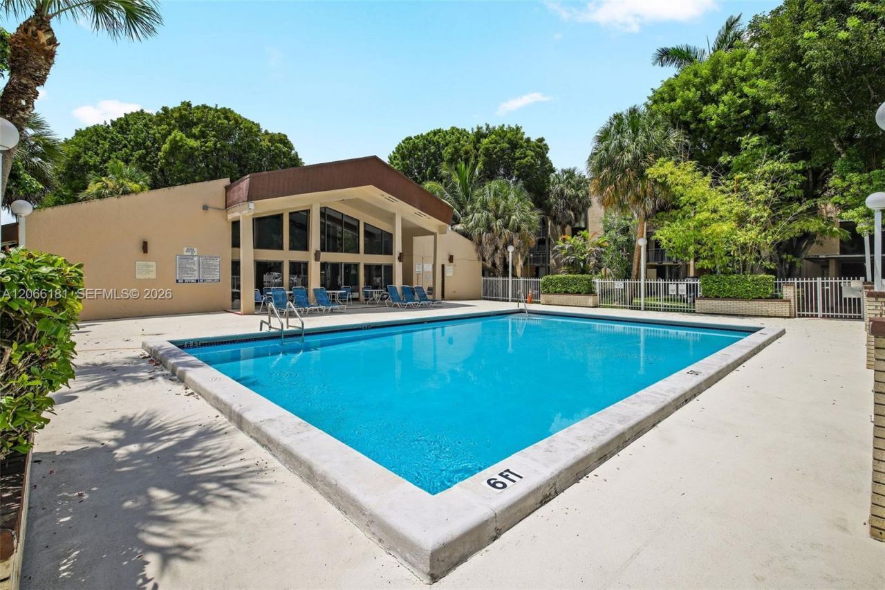 14211 N Kendall Dr, Unit 207E, Miami, FL 33186 Photo