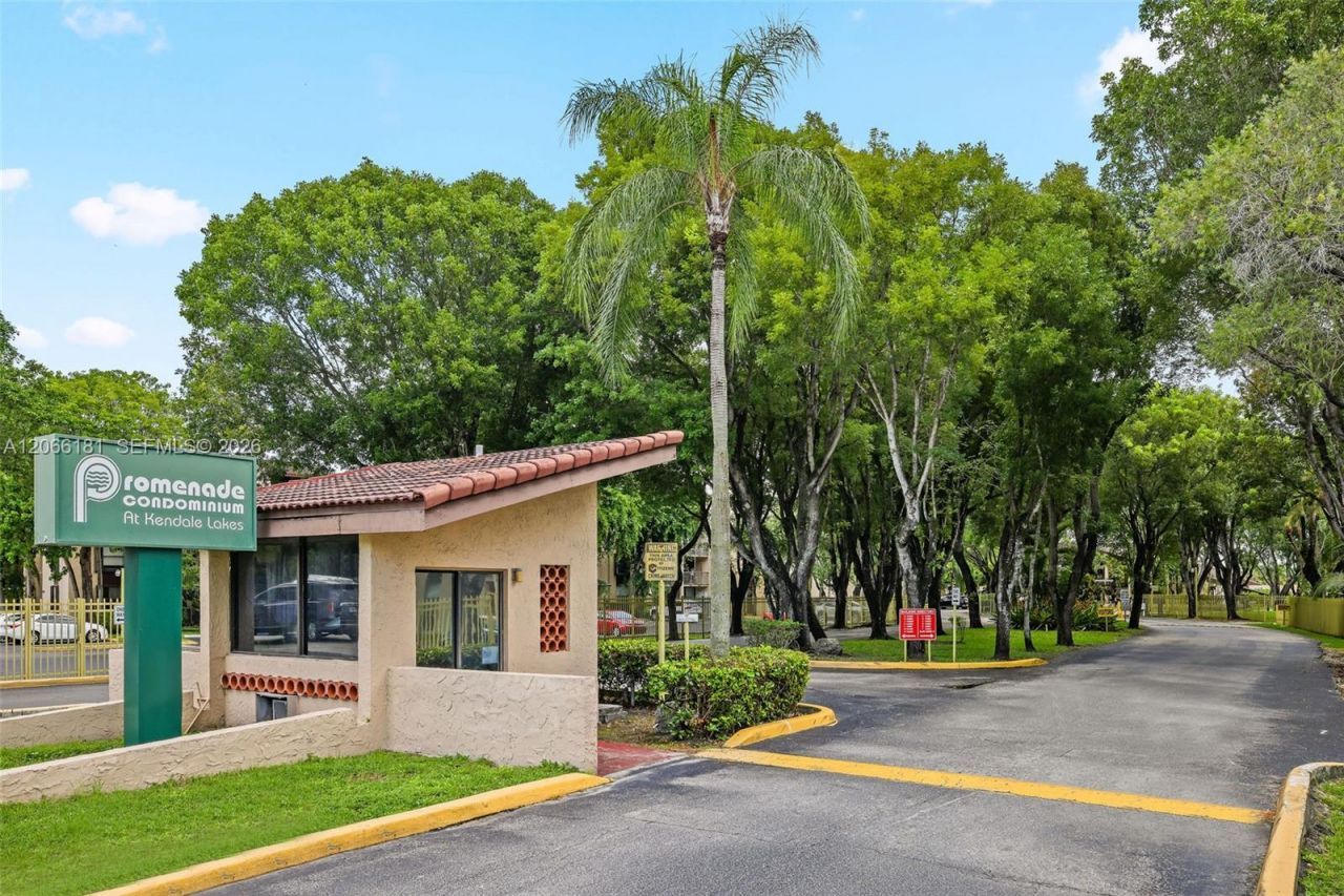 14211 N Kendall Dr, Unit 207E, Miami, FL 33186 Photo