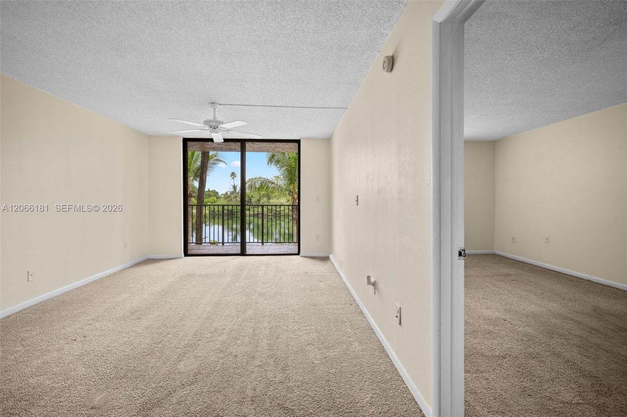 14211 N Kendall Dr, Unit 207E, Miami, FL 33186 Photo