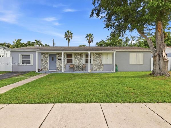 10235 Pan American Dr , Cutler Bay, FL 33189