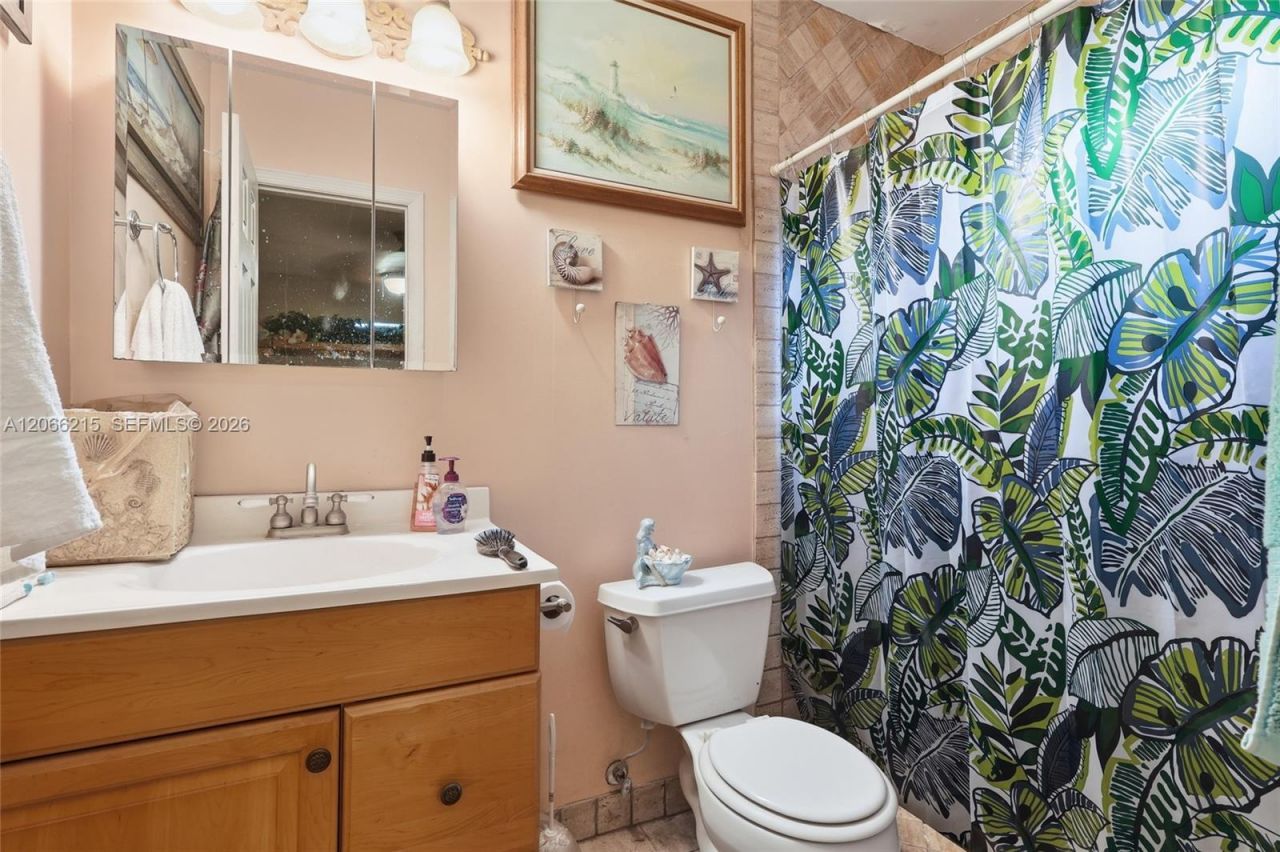 10235 Pan American Dr , Cutler Bay, FL 33189 Photo