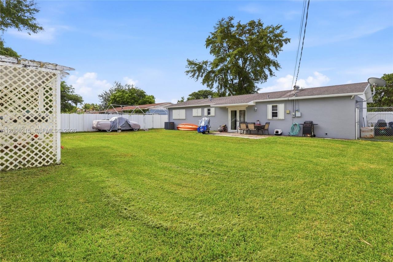 10235 Pan American Dr , Cutler Bay, FL 33189 Photo