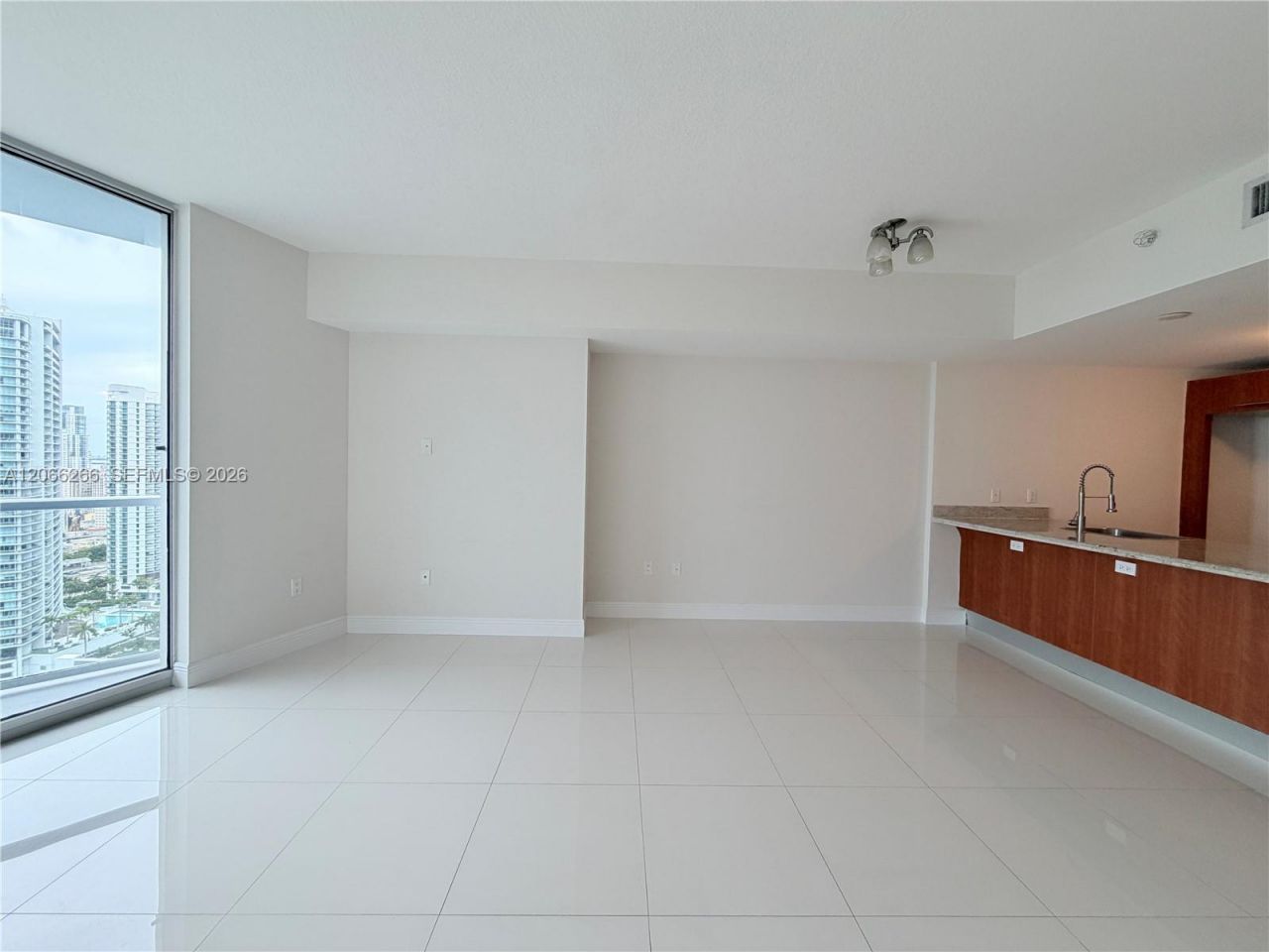 185 SW 7th St, Unit 3105, Miami, FL 33130 Photo