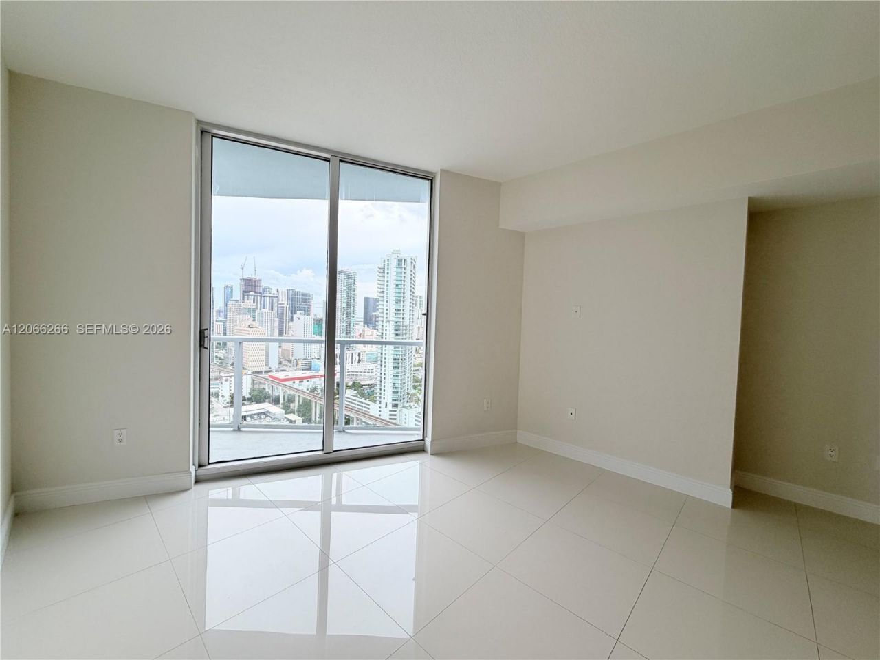 185 SW 7th St, Unit 3105, Miami, FL 33130 Photo