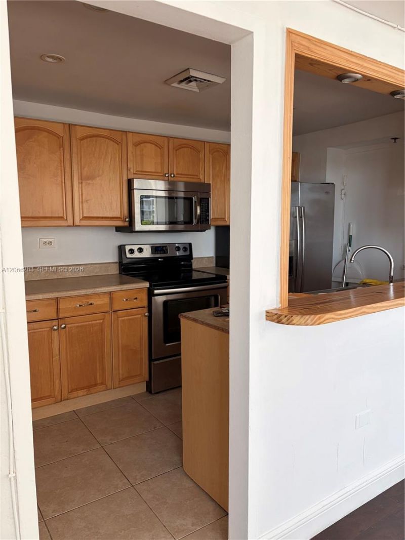 7545 E Treasure Dr , Unit 5G, North Bay Village, FL 33141 Photo