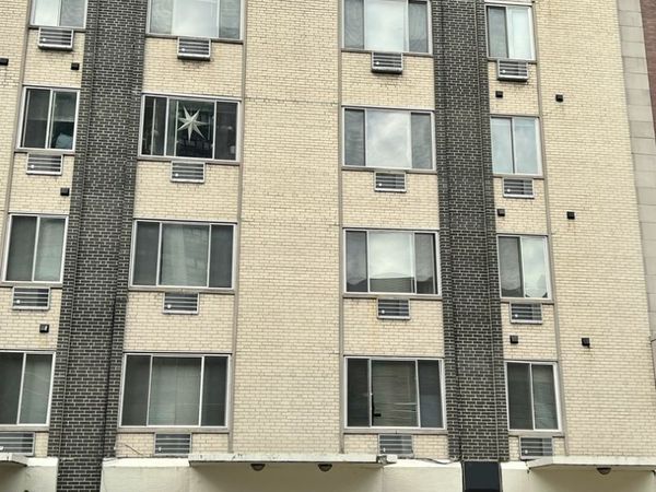 516 W Melrose Street , Unit 406, Chicago, IL 60657