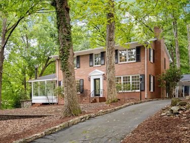 1 Tadley Drive, Chapel Hill, NC 27514