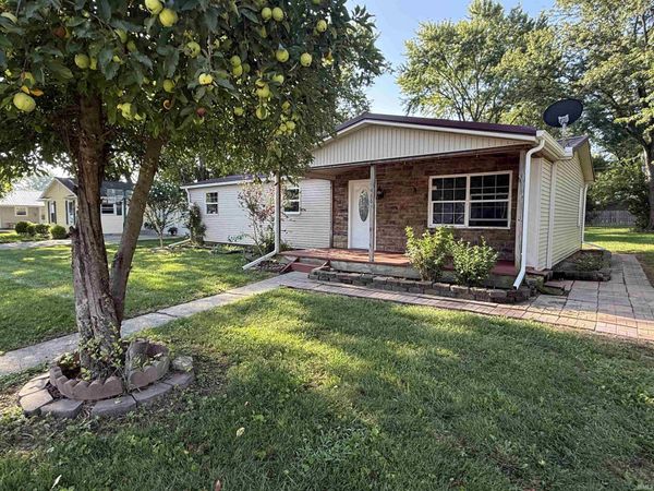 466 E Maple Street, Berne, IN 46711