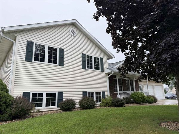 912 21st Street, Prairie Du Sac, WI 53578