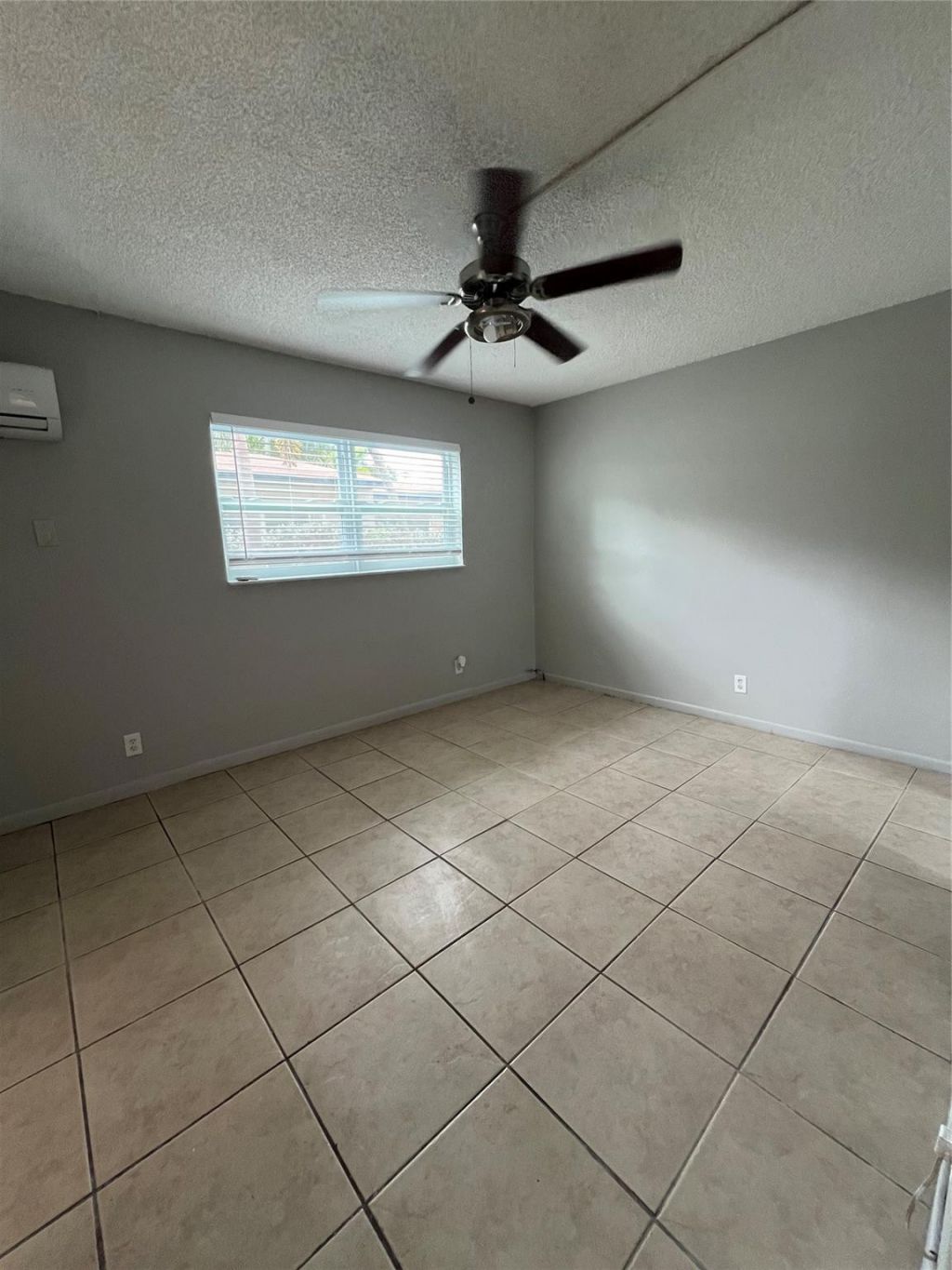 2016 NE 17th Court, Unit 4, Fort Lauderdale, FL 33305 Photo