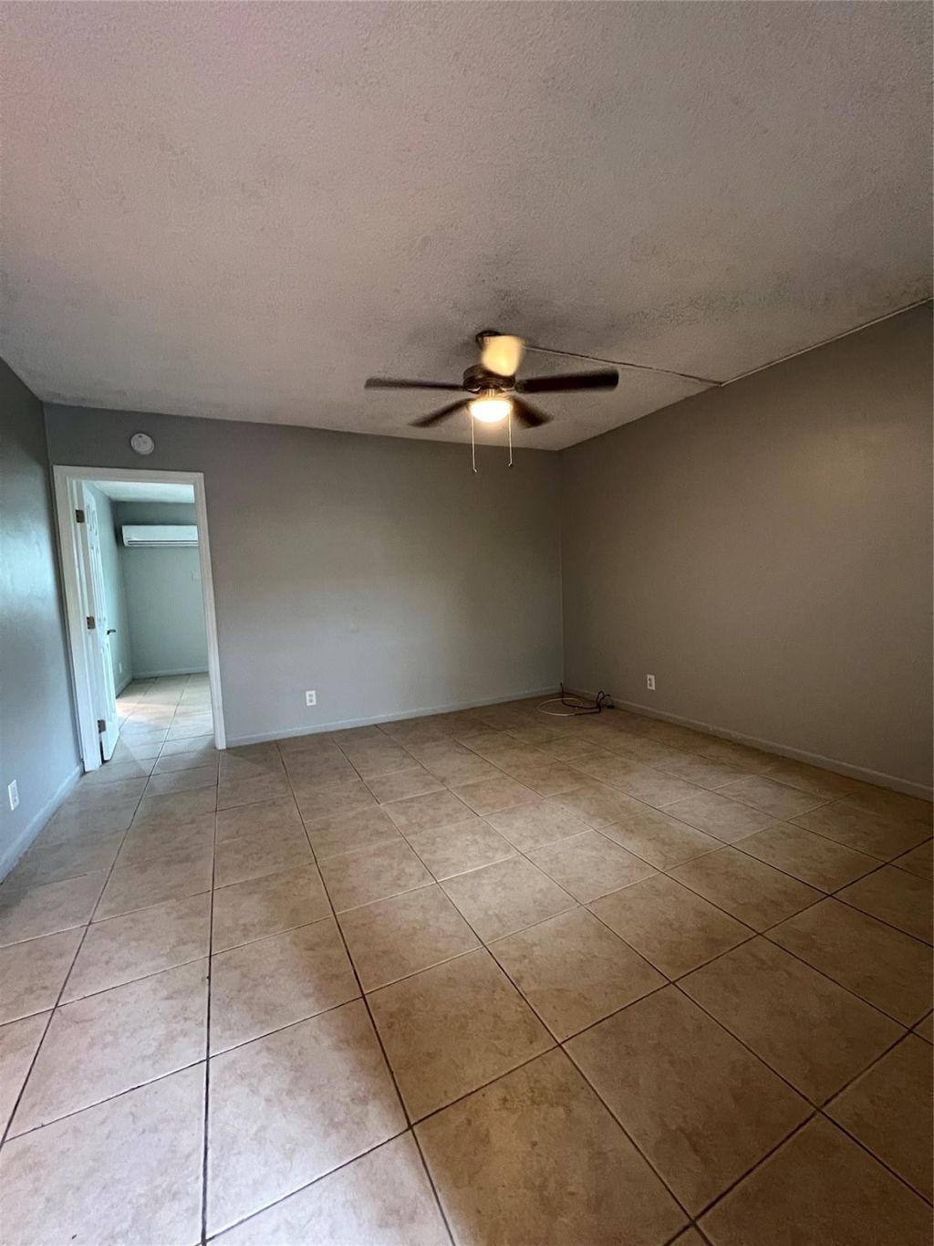 2016 NE 17th Court, Unit 4, Fort Lauderdale, FL 33305 Photo