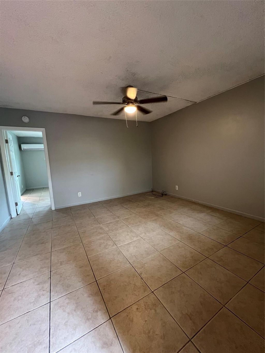 2016 NE 17th Court, Unit 4, Fort Lauderdale, FL 33305 Photo