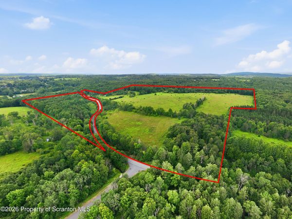 277 Sandy Banks Road , Greenfield Twp, PA 18407